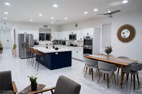 7129 Flora Lam St, Las Vegas, NV 89166