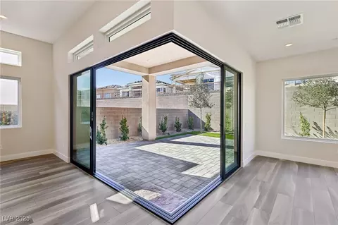 4973 Sandline Ct, Las Vegas, NV 89135