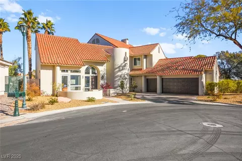 8600 Titleist Cir, Las Vegas, NV 89117