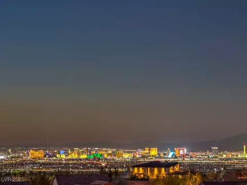 12 Oro Valley Dr, Henderson, NV 89052