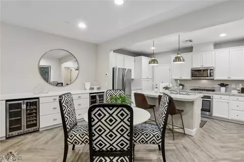 104 Alamere Falls Dr, Las Vegas, NV 89138