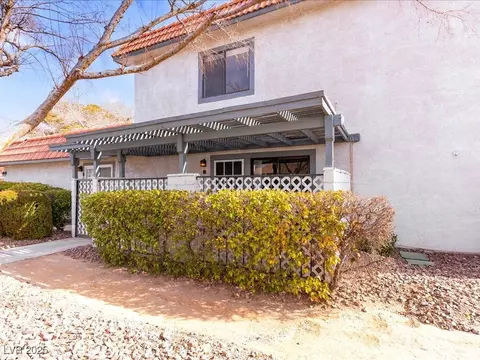 1008 Willow Tree Dr #B, Las Vegas, NV 89128