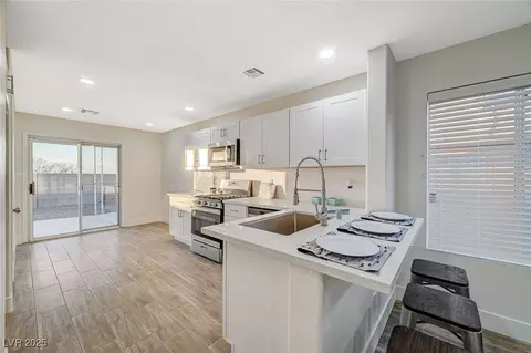 2821 Kensington St, Las Vegas, NV 89156