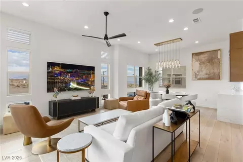 671 Sentinel Spire St, Las Vegas, NV 89138