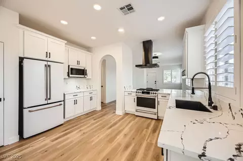 10282 Country Flats Ln, Las Vegas, NV 89135