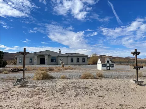 1400 Equestrian Ct, Pahrump, NV 89048