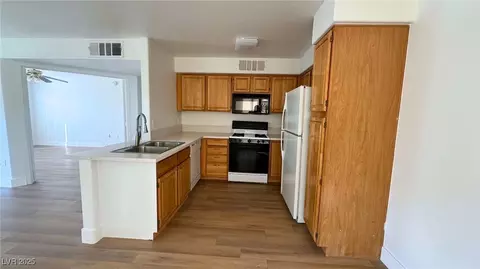 5710 E Tropicana Ave #1196, Las Vegas, NV 89122