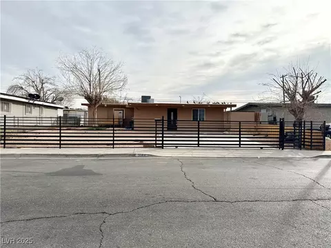 5069 Hallet Dr, Las Vegas, NV 89122