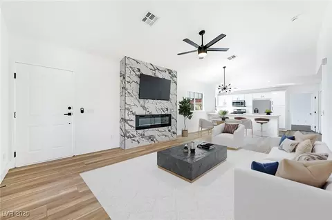 3327 Erva St #205, Las Vegas, NV 89117