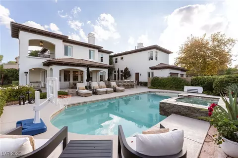 12 Bloomfield Hills Dr, Henderson, NV 89052