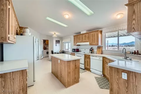 1925 Potomac St, Jean, NV 89019 photo 4
