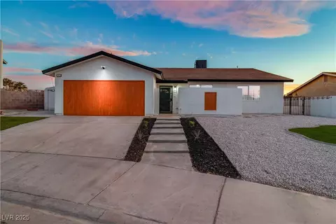6255 Adenmoor Ct, Las Vegas, NV 89156