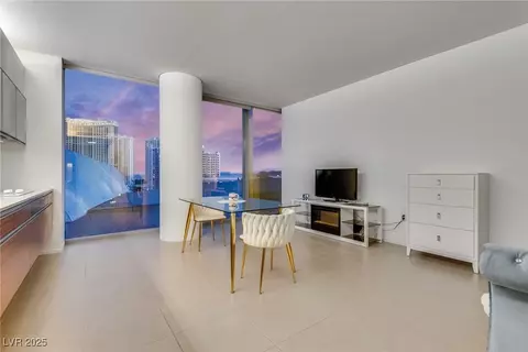 3722 Las Vegas Blvd #305, Las Vegas, NV 89158