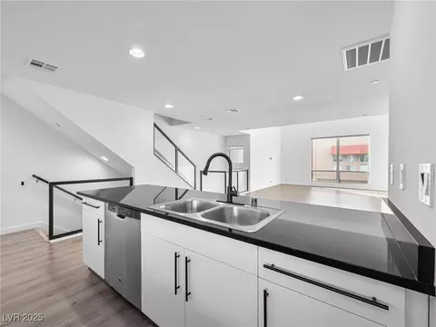 250 Tower St, Las Vegas, NV 89101