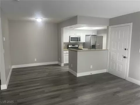 7100 Pirates Cove Rd #1042, Las Vegas, NV 89145