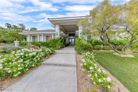 2049 Troon Dr, Henderson, NV 89074