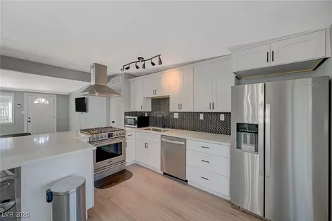 1634 Serenada Ave, Las Vegas, NV 89169