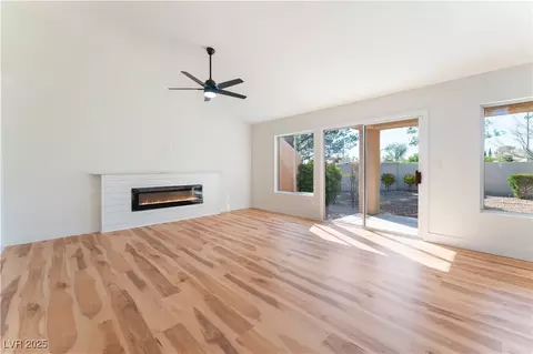 9621 Blue Bell Dr, Las Vegas, NV 89134