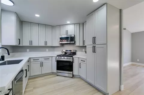 708 Sarajane Ln, Las Vegas, NV 89107