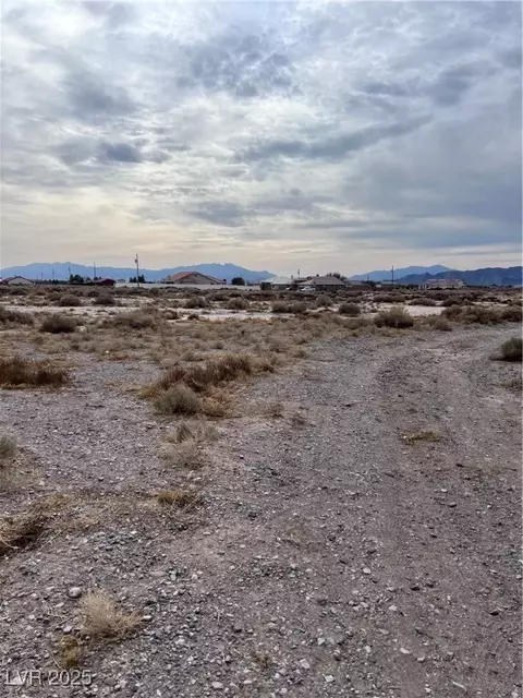 1090 W Glassport Ln, Pahrump, NV 89060