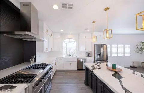 10658 Salmon Leap St, Las Vegas, NV 89183