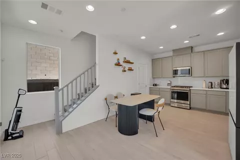655 Solar Citrine St, Las Vegas, NV 89138