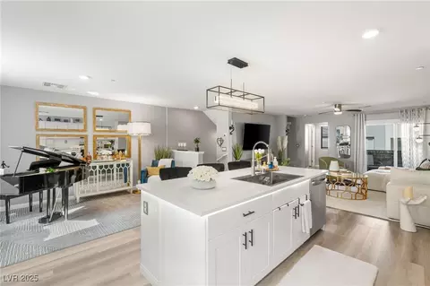 2844 Copper Wind Ln #4, Las Vegas, NV 89183