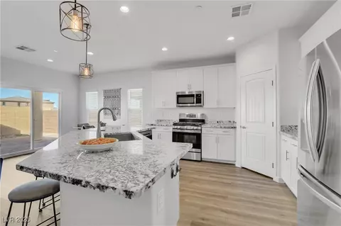 92 Starlight Sonata Ave, Henderson, NV 89015