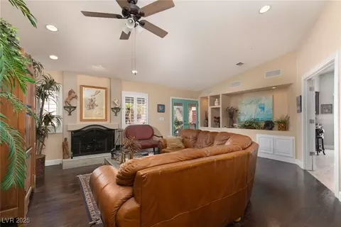 7200 Big Rock Cir, Las Vegas, NV 89129