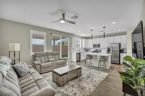 10211 Starlit Canyon Ct, Las Vegas, NV 89141