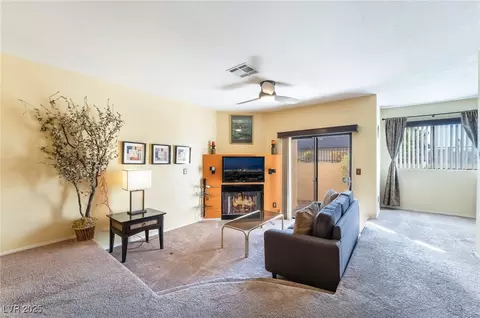 4425 Woodpine Dr #104, Las Vegas, NV 89119
