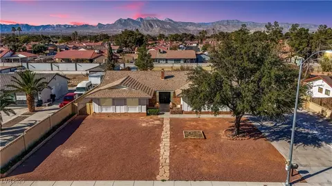 3716 N Torrey Pines Dr, Las Vegas, NV 89108