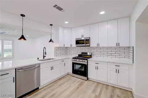 3511 Blackstone St, Las Vegas, NV 89121
