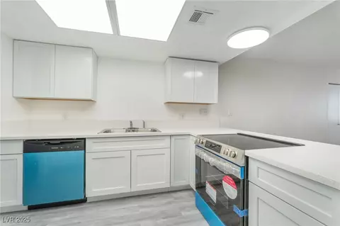 228 N Bruce St #D, Las Vegas, NV 89101