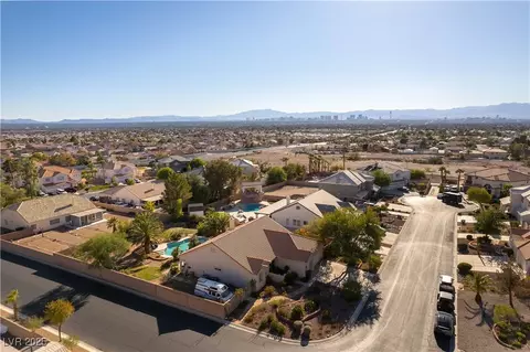 6557 Secluded Ave, Las Vegas, NV 89110