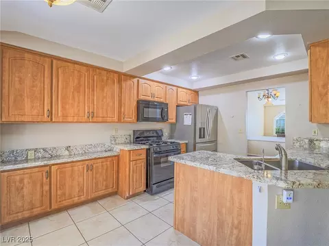 1402 Bareback Ct, Henderson, NV 89014 photo 6