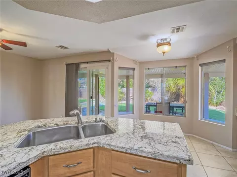 1402 Bareback Ct, Henderson, NV 89014 photo 9