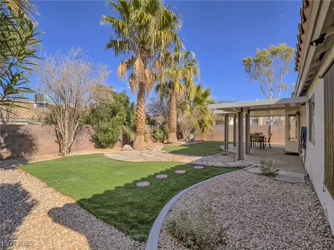 1402 Bareback Ct, Henderson, NV 89014 photo 2