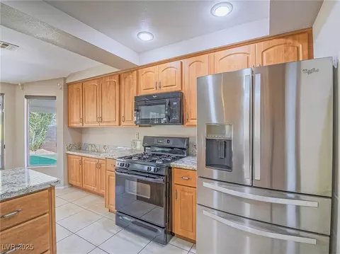 1402 Bareback Ct, Henderson, NV 89014 photo 8
