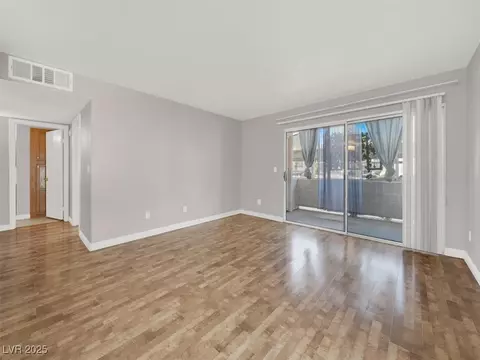 3425 E Russell Rd #114, Las Vegas, NV 89120