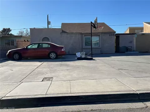 2541 Spear St, North Las Vegas, NV 89030