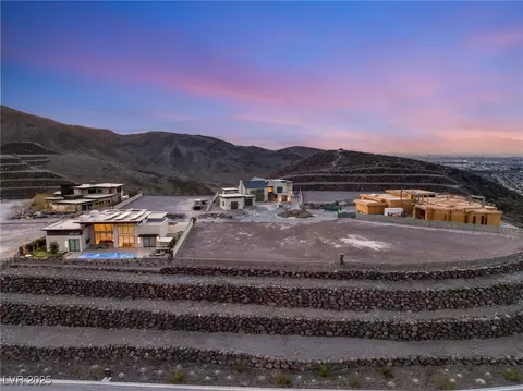 20 Sanctuary Peak Ct, Henderson, NV 89012