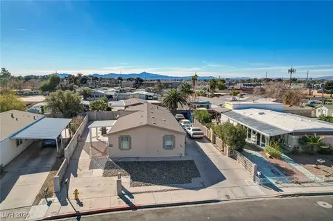 104 Sir George Dr, Las Vegas, NV 89110
