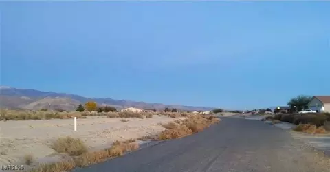 2200 E Cactus St, Pahrump, NV 89048