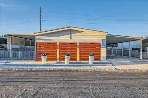 5058 N Ridge Club Dr, Las Vegas, NV 89103