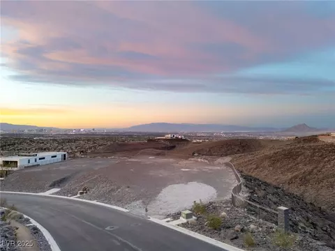 17 Cloud Chaser Blvd, Henderson, NV 89012