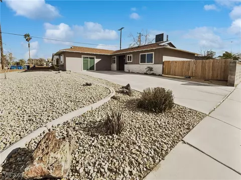 6421 Dinning Ave, Las Vegas, NV 89107