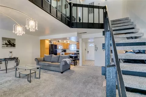4047 Village Sq, Las Vegas, NV 89121