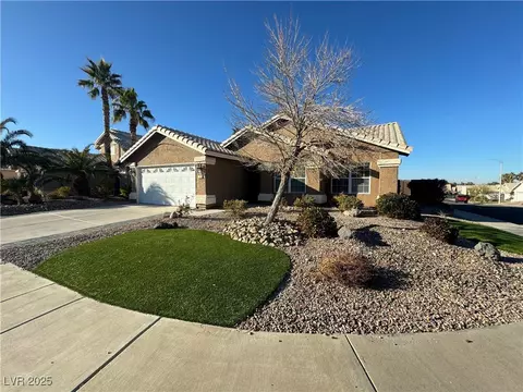 70 Moonlight Village Ln, Henderson, NV 89012