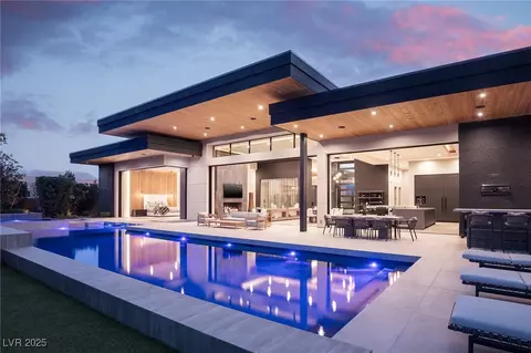 58 Midnight Sky Dr, Las Vegas, NV 89135